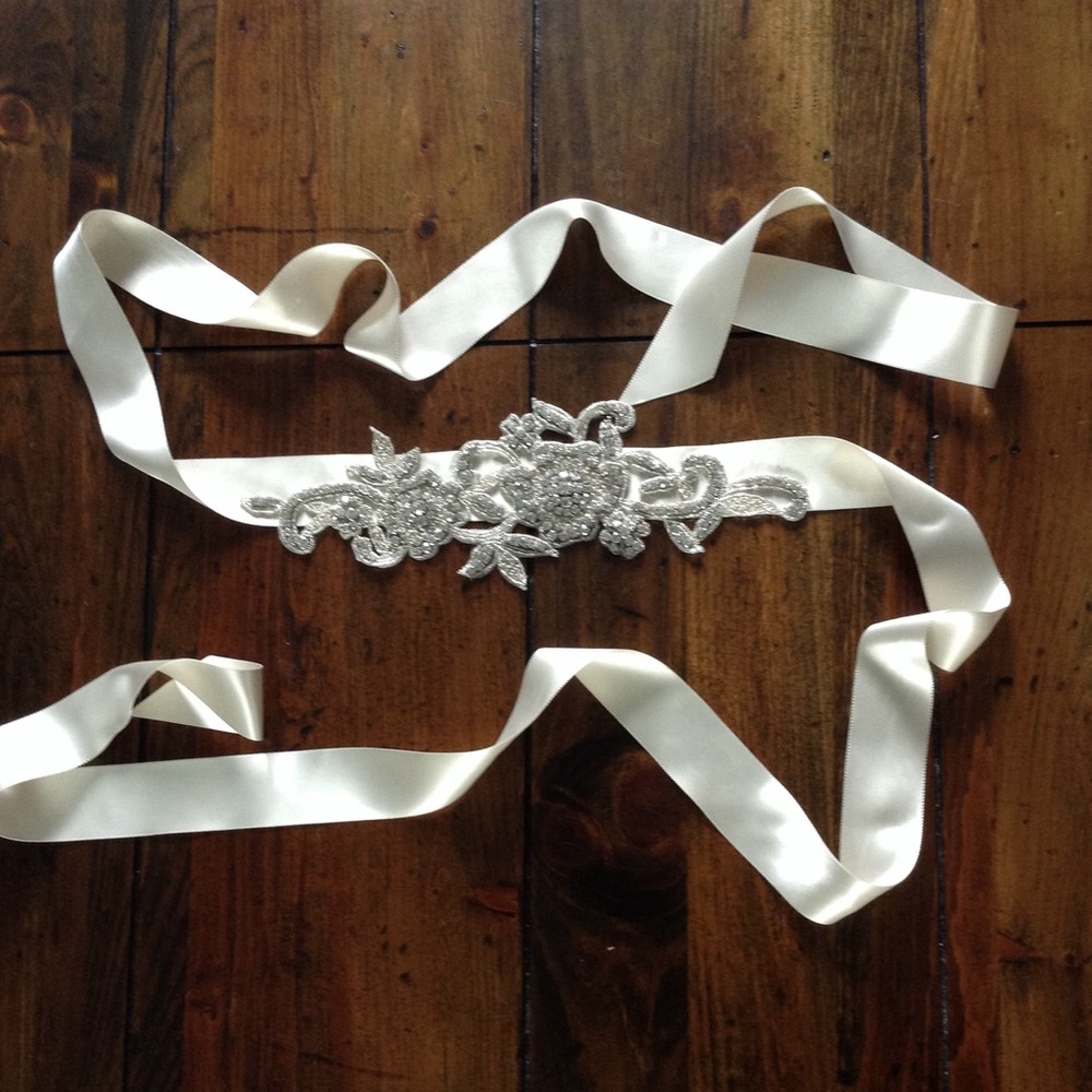 Watters Crystal Floral Bridal Belt/Appliqué